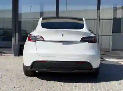 Tesla Model Y 2022 — foto 4 de 10