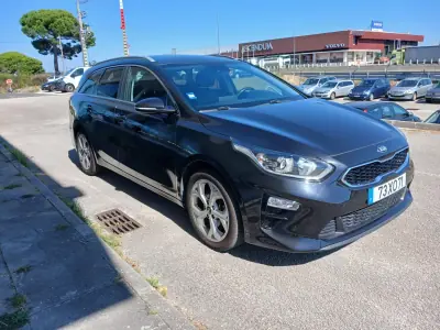 Kia Ceed SW 2019 - 13900 EUR, 72562 km - AUTO.MOTO.pt - 72562km - foto 3 de 31