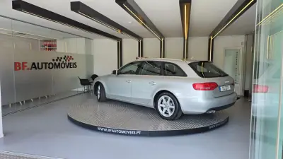 Audi A4 Avant 2010 - 9500 EUR, 253856 km - AUTO.MOTO.pt - 253856km - foto 15 de 52
