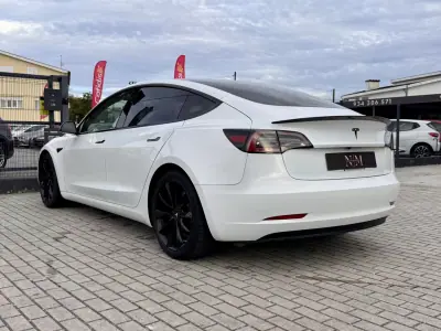 Tesla Model 3 2020 — foto 6 de 19