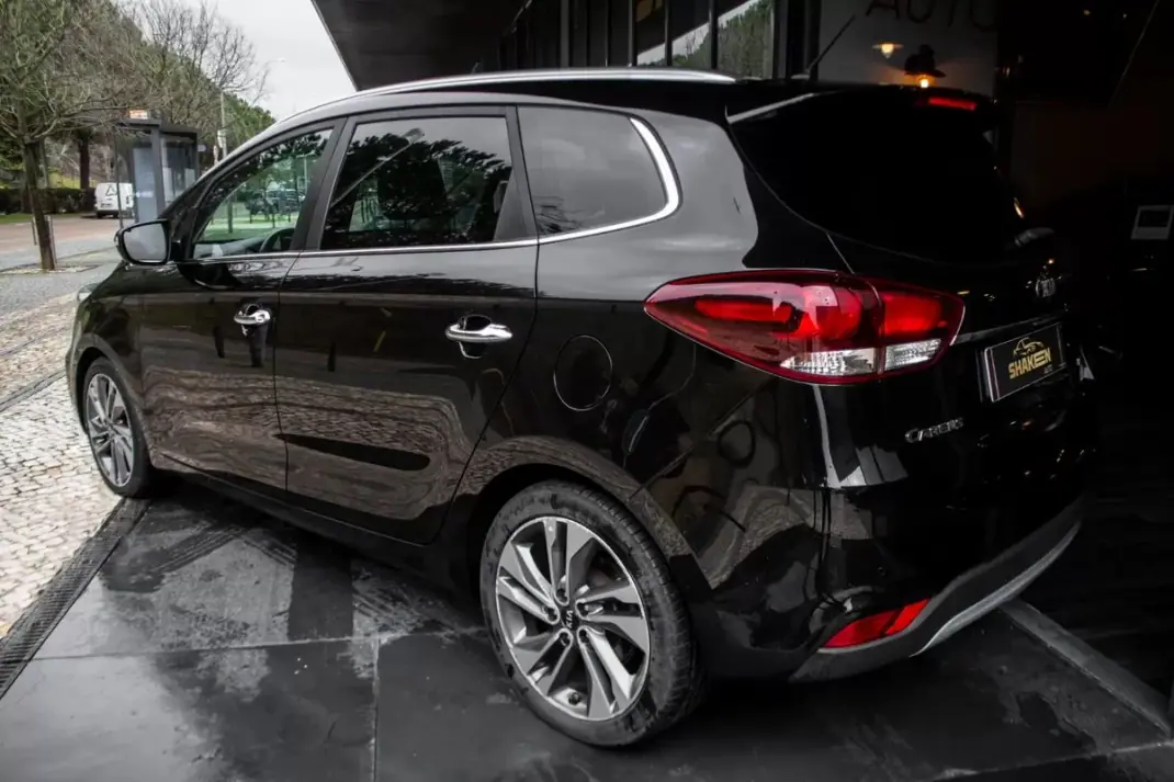 Kia Carens 2018 - 10790 EUR, 241075 km - AUTO.MOTO.pt - 241075km - foto 3 de 40