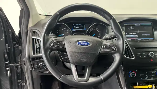 Ford Focus SW 2015 - 9999 EUR, 125121 km - AUTO.MOTO.pt - 125121km - foto 10 de 18