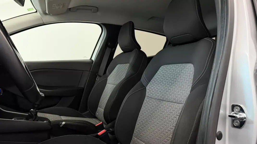 Renault Clio 2021 - 11490 EUR, 171078 km - AUTO.MOTO.pt - 171078km - foto 21 de 27