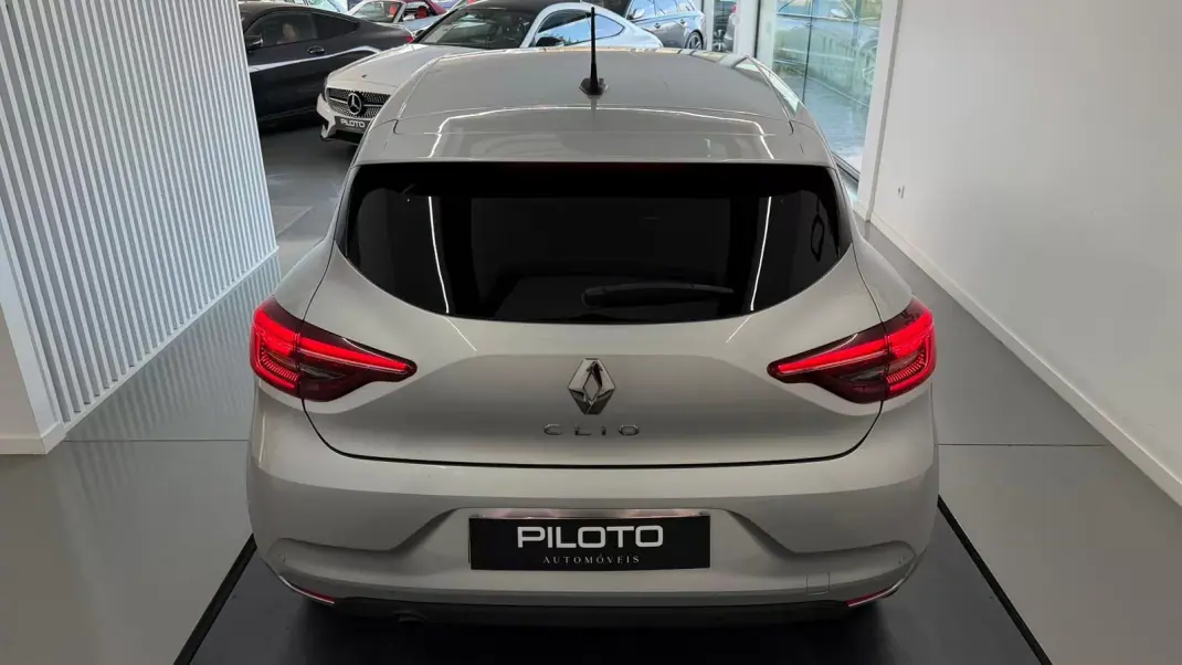 Renault Clio 2021 - 11490 EUR, 171078 km - AUTO.MOTO.pt - 171078km - foto 7 de 27