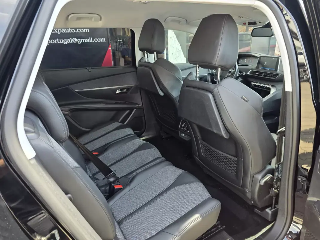 Peugeot 5008 2019 - 16900 EUR, 130000 km - 130000km - foto 11 de 18