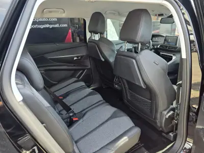 Peugeot 5008 2019 - 16900 EUR, 130000 km - AUTO.MOTO.pt - 130000km - foto 11 de 18