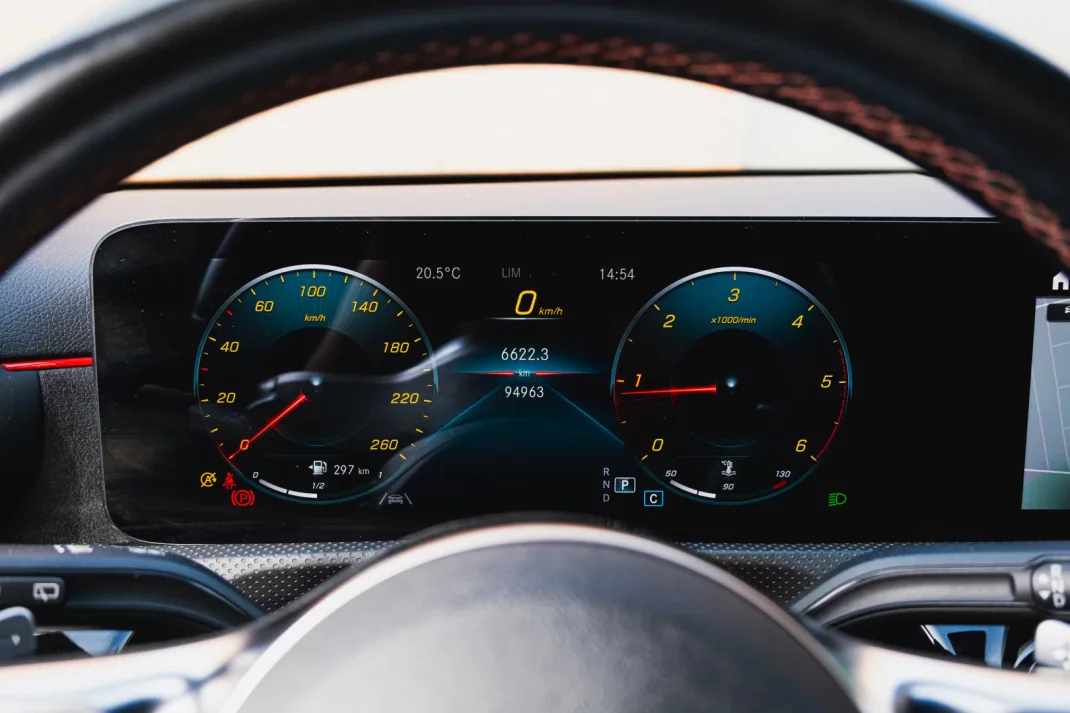 Mercedes-Benz A 180 2021 - 29900 EUR, 95000 km - AUTO.MOTO.pt - 95000km - foto 10 de 26