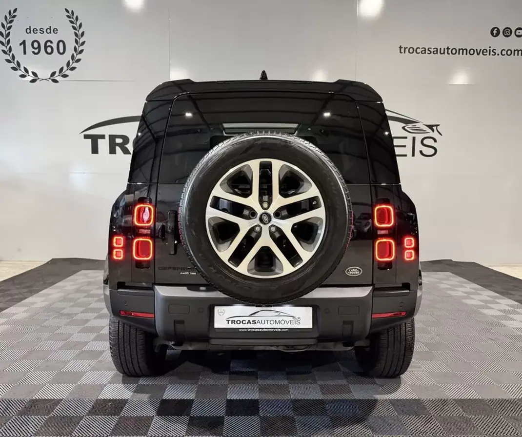 Land Rover Defender 2020 - 89900 EUR, 121000 km - 121000km - foto 12 de 60