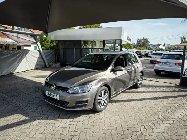 Volkswagen Golf 2015 - 13800 EUR, 124900 km - AUTO.MOTO.pt - 124900km - foto 11 de 12