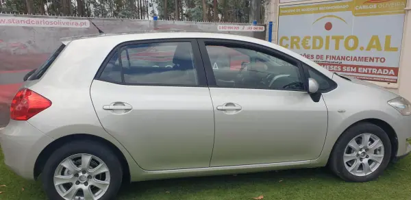 Toyota Auris 2008 - 7500 EUR, 145000 km - AUTO.MOTO.pt - 145000km - foto 3 de 9
