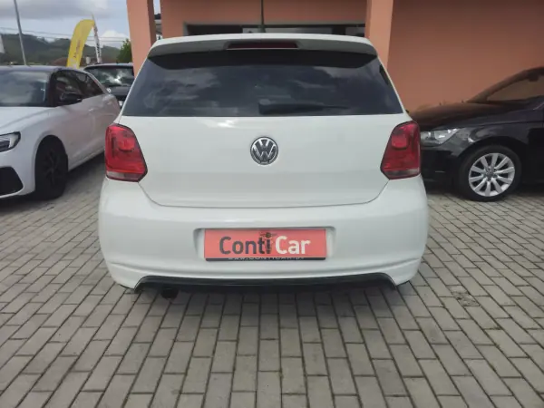 Volkswagen Polo 2014 - 8500 EUR, 127000 km - AUTO.MOTO.pt - 127000km - foto 5 de 16