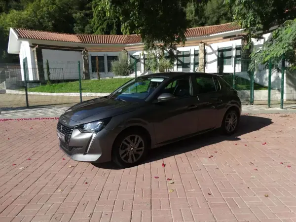 Peugeot 208 2022 - 14300 EUR, 68253 km - AUTO.MOTO.pt - 68253km - foto 12 de 19