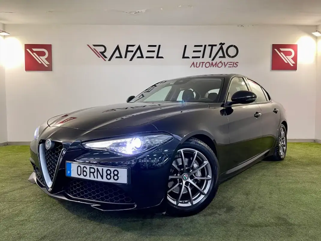 Alfa Romeo Giulia 2016 - 18500 EUR, 153000 km - AUTO.MOTO.pt - 153000km - foto 1 de 35