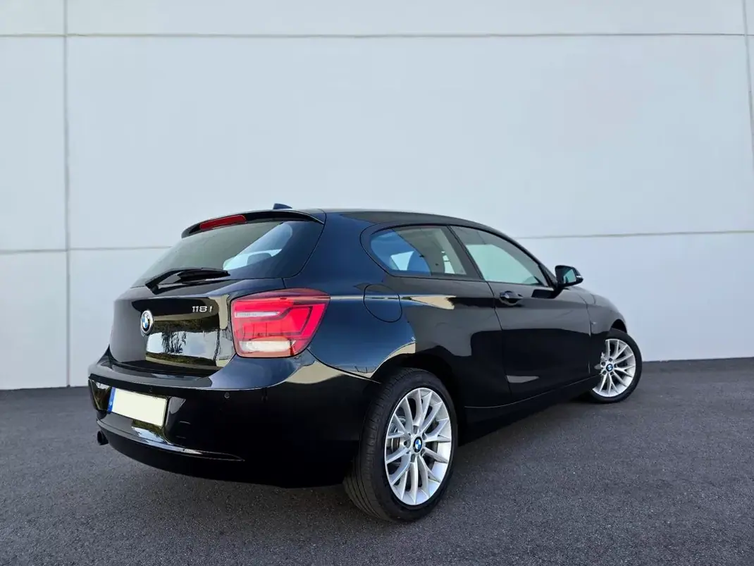 BMW 118 2013 - 12500 EUR, 140000 km - AUTO.MOTO.pt - 140000km - foto 9 de 35