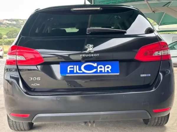 Peugeot 308 SW 2016 - 12800 EUR, 164230 km - AUTO.MOTO.pt - 164230km - foto 5 de 13