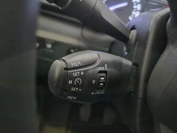 Citroën C3 2018 - 8899 EUR, 98339 km - AUTO.MOTO.pt - 98339km - foto 26 de 34
