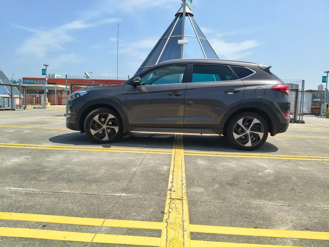Hyundai Tucson 2016 - 20990 EUR, 67500 km - AUTO.MOTO.pt - 67500km - foto 2 de 11