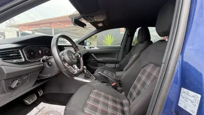 Volkswagen Polo 2019 - 22990 EUR, 130000 km - AUTO.MOTO.pt - 130000km - foto 2 de 32