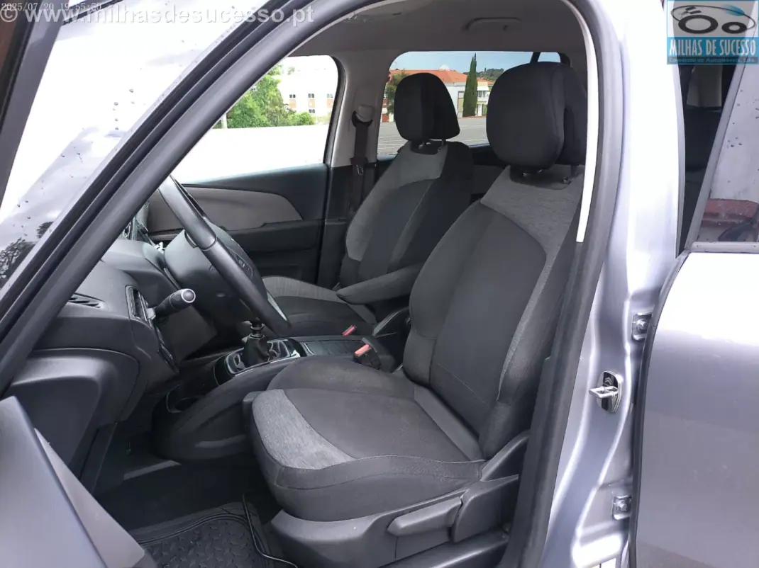 Citroën C4 Spacetourer 2019 - 15500 EUR, 123000 km - AUTO.MOTO.pt - 123000km - foto 16 de 22