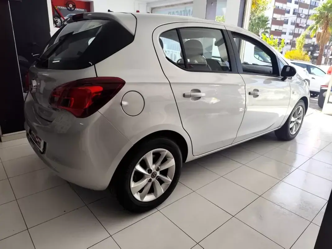 Opel Corsa 2018 - 10980 EUR, 118000 km - AUTO.MOTO.pt - 118000km - foto 17 de 23
