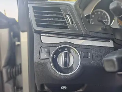 Mercedes-Benz E 220 2010 - 15499 EUR, 202000 km - AUTO.MOTO.pt - 202000km - foto 26 de 35