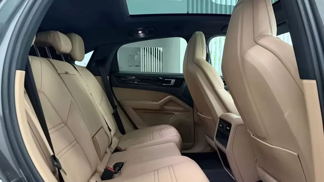 Porsche Cayenne Coupé 2019 - 69990 EUR, 59352 km - 59352km - foto 27 de 32