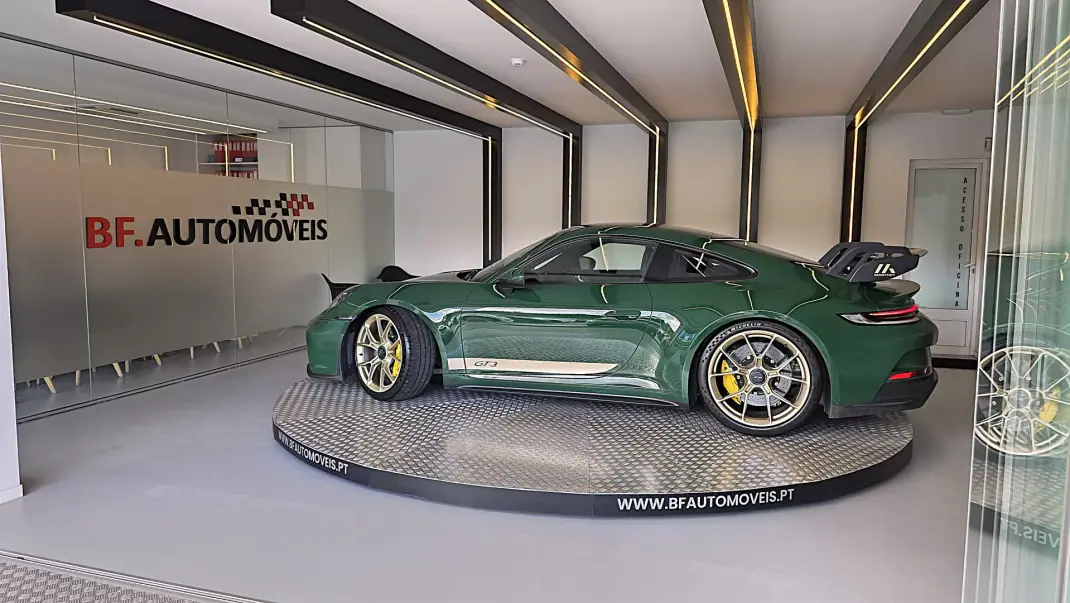 Porsche 992 2021 - 235000 EUR, 15666 km - AUTO.MOTO.pt - 15666km - foto 14 de 61