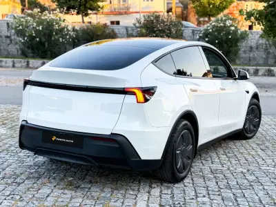Tesla Model Y 2026 - 40950 EUR, 7199 km - foto 3 de 16