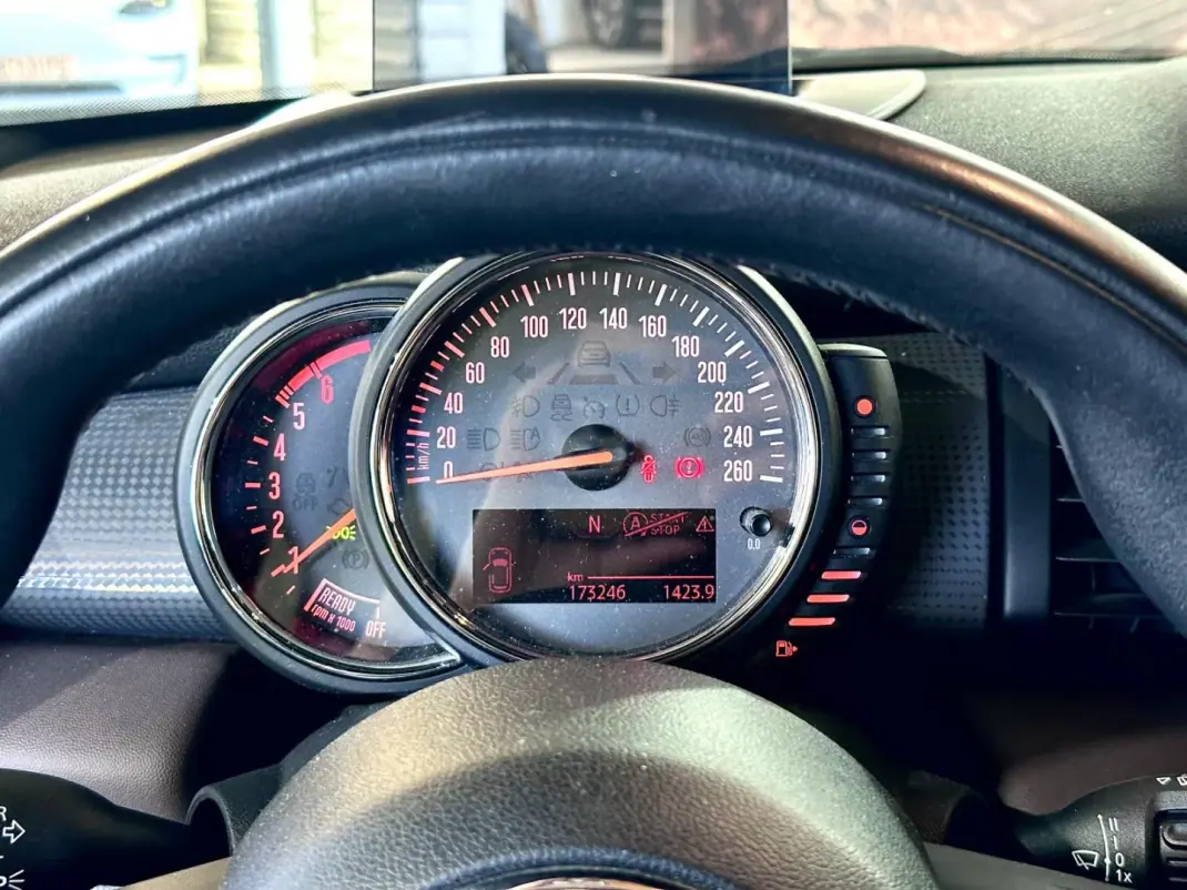 MINI 3 Portas 2014 - 13900 EUR, 173246 km - AUTO.MOTO.pt - 173246km - foto 18 de 27