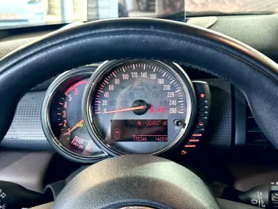 MINI 3 Portas 2014 - 13900 EUR, 173246 km - AUTO.MOTO.pt - 173246km - foto 18 de 27