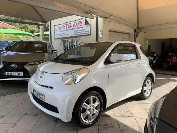 Toyota iQ 2009 - 7500 EUR, 123054 km - AUTO.MOTO.pt - 123054km - foto 2 de 22