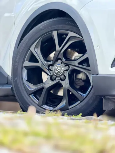 Toyota C-HR 2019 - 23950 EUR, 80000 km - 80000km - foto 29 de 31