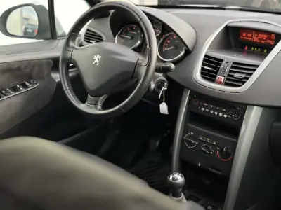 Peugeot 207 2007 - 5990 EUR, 181000 km - AUTO.MOTO.pt - 181000km - foto 16 de 26