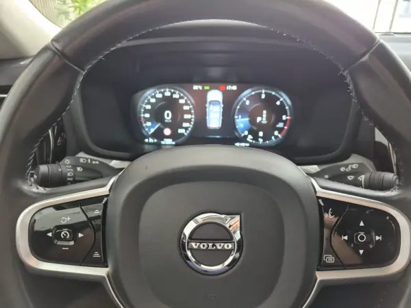 Volvo V60 2021 - 31800 EUR, 74884 km - AUTO.MOTO.pt - 74884km - foto 17 de 34