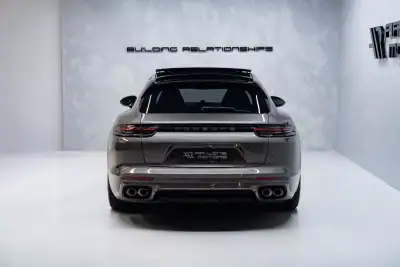 Porsche Panamera Sport Turismo 2018 - 69950 EUR, 133000 km - AUTO.MOTO.pt - 133000km - foto 12 de 60