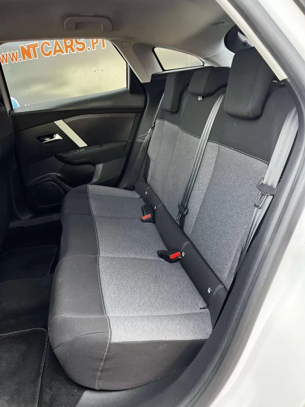 Citroën C4 2021 - 17900 EUR, 163451 km - AUTO.MOTO.pt - 163451km - foto 13 de 16