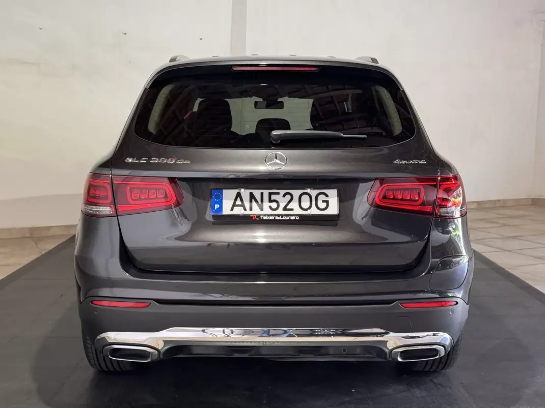 Mercedes-Benz GLC 300 2022 - 47500 EUR, 37758 km - AUTO.MOTO.pt - 37758km - foto 6 de 25