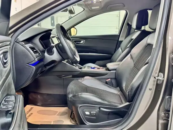 Renault Talisman Sport Tourer 2016 - 13750 EUR, 137000 km - AUTO.MOTO.pt - 137000km - foto 22 de 60