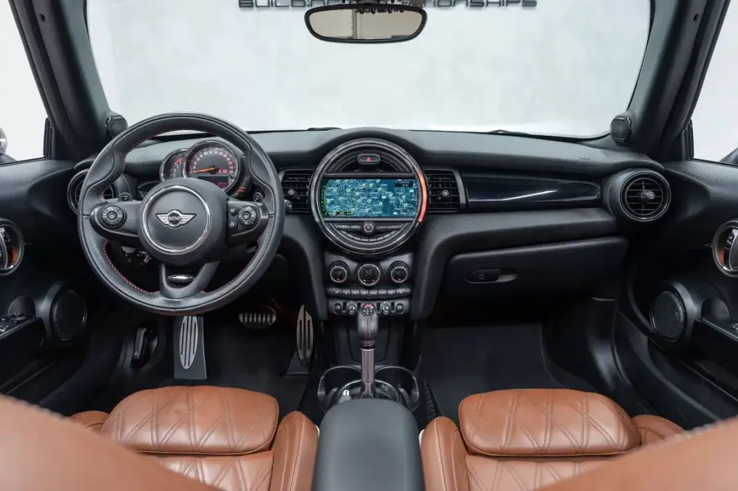 MINI 2017 - 25950 EUR, 65000 km - AUTO.MOTO.pt - 65000km - foto 19 de 41
