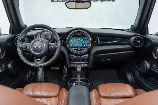 MINI 2017 - 24950 EUR, 65000 km - AUTO.MOTO.pt - 65000km - foto 19 de 41