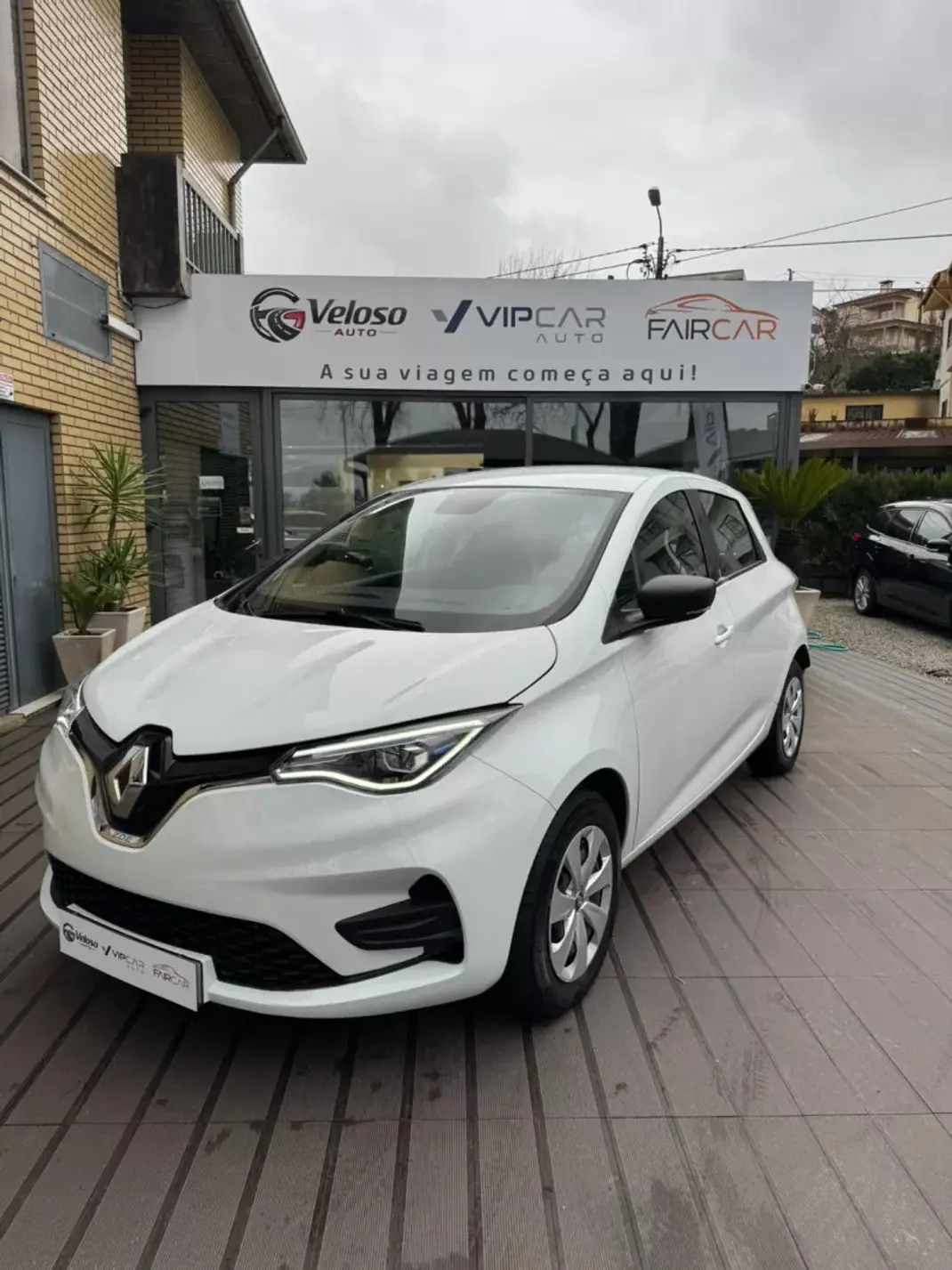 Renault Zoe 2022 - 16450 EUR, 67207 km - AUTO.MOTO.pt - 67207km - foto 1 de 11