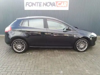 Fiat Bravo 2010 - 7450 EUR, 179975 km - AUTO.MOTO.pt - 179975km - foto 6 de 18