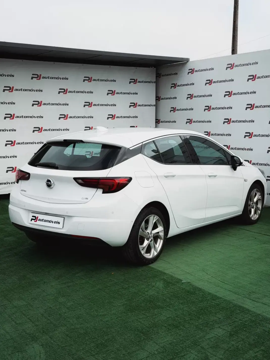 Opel Astra 2017 - 11450 EUR, 122466 km - 122466km - foto 6 de 17
