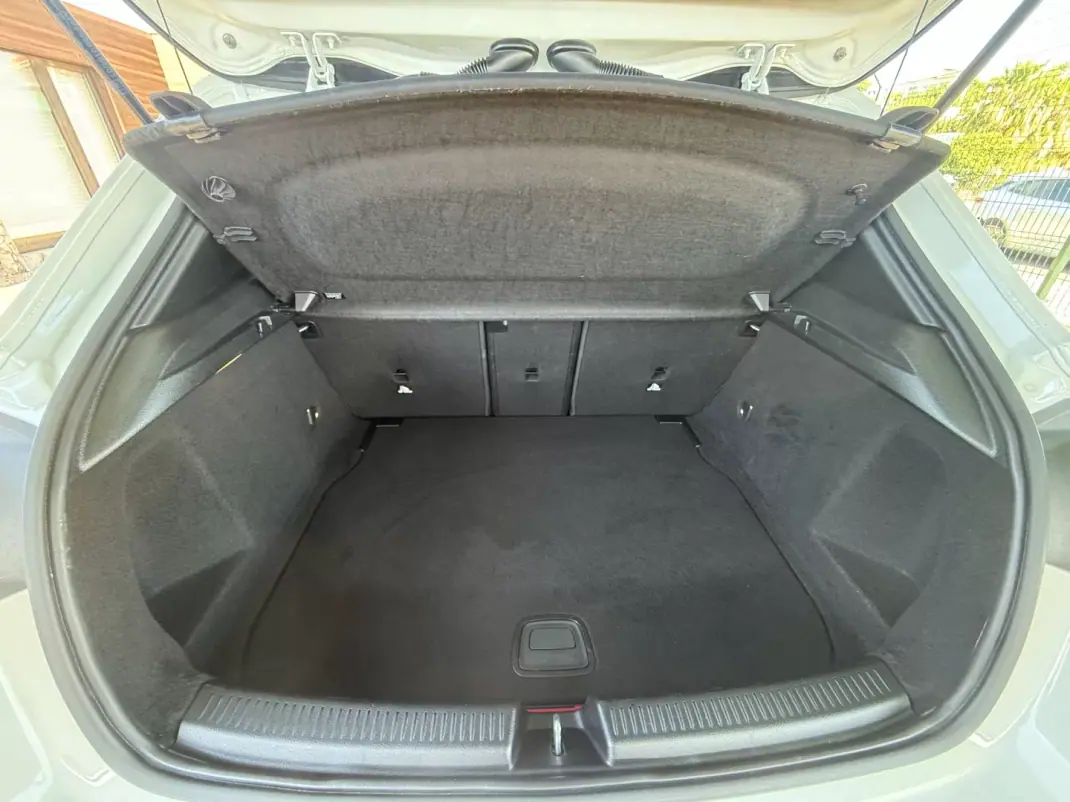 Mercedes-Benz A 180 2023 - 33900 EUR, 32802 km - AUTO.MOTO.pt - 32802km - foto 11 de 17