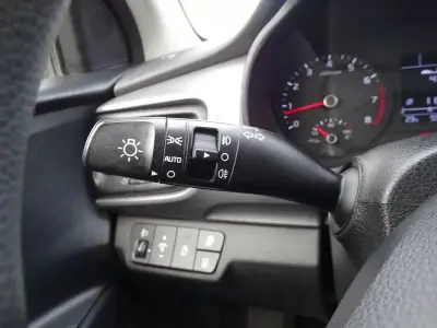 Kia Stonic 2021 - 13500 EUR, 59472 km - AUTO.MOTO.pt - 59472km - foto 11 de 25