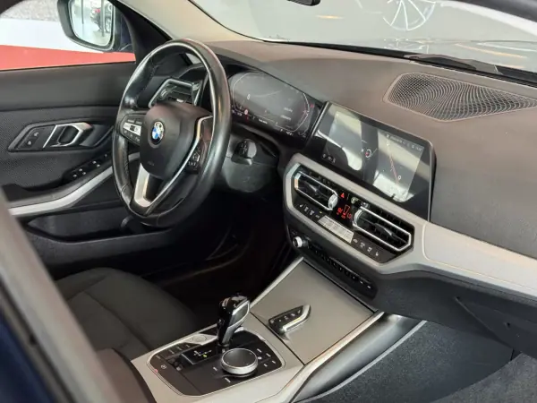 BMW 318 2022 - 27990 EUR, 121630 km - AUTO.MOTO.pt - 121630km - foto 15 de 20