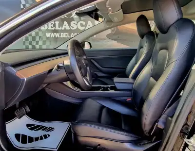 Tesla Model 3 2020 - 23500 EUR, 81000 km - AUTO.MOTO.pt - 81000km - foto 5 de 15