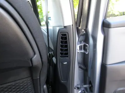 Citroën C4 Picasso 2017 - 12990 EUR, 175000 km - AUTO.MOTO.pt - 175000km - foto 36 de 44