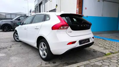 Volvo V40 2013 - 10900 EUR, 190000 km - AUTO.MOTO.pt - 190000km - foto 14 de 22