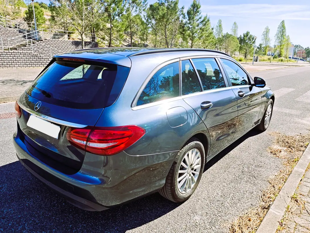 Mercedes-Benz C 200 2015 - 11500 EUR, 326000 km - AUTO.MOTO.pt - 326000km - foto 7 de 15
